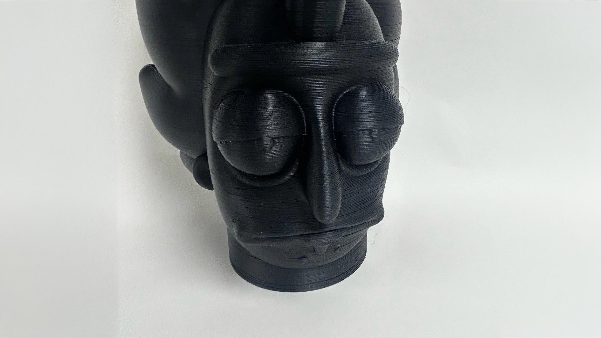 Sculpted Head with Beanie 3D Print See the realism and intricate detail possible with Technast’s large FDM printer. This sculpted head with a textured beanie highlights our commitment to quality and versatility in large-scale 3D printing.