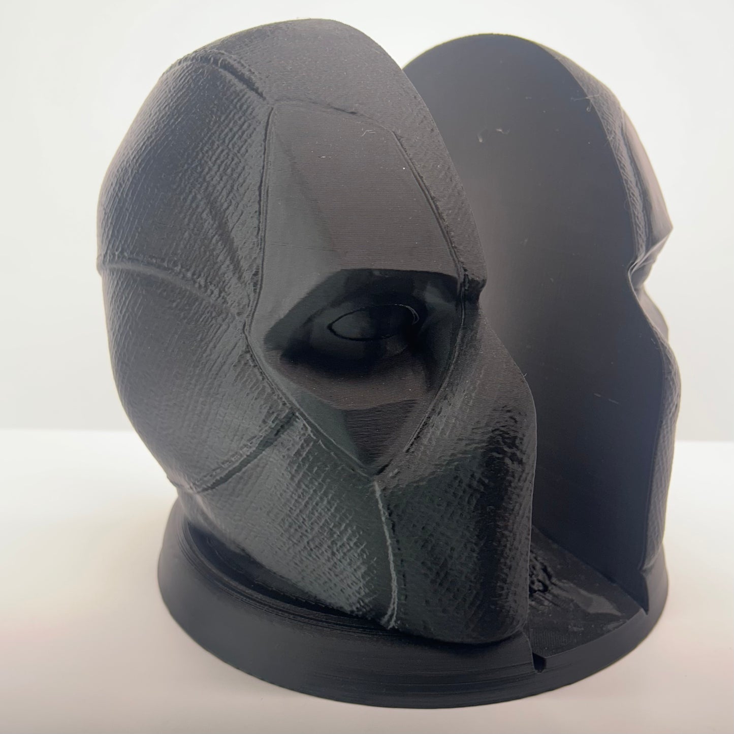 Exclusive Deadpool Stand – 3D Printed Marvel Antihero Collectible for Fans & Decor