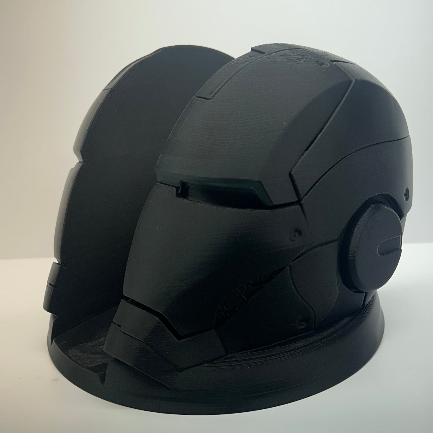 Exclusive Iron Man Stand – 3D Printed Marvel Collectible for Superhero Fans & Decor